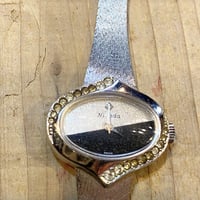 Nivadaの手巻き時計