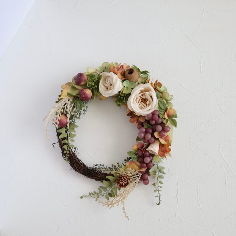 赤がポイントの華やかな❤︎アーティフィシャルフラワーリース　25cm 赤がポイントの華やかな❤︎アーティフィシャルフラワーリース　25cm