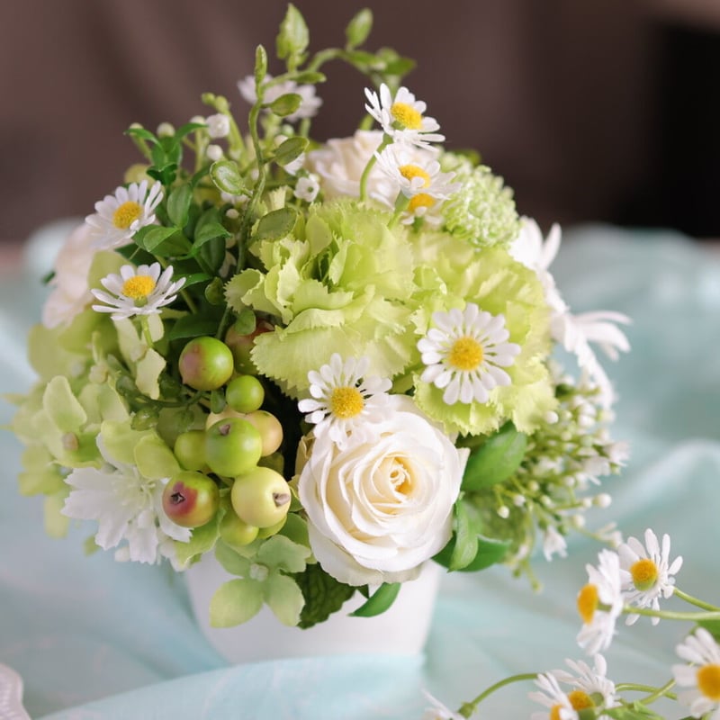 アーティシャルフラワー】ホワイトラナンキュラスとデイジーの花束の