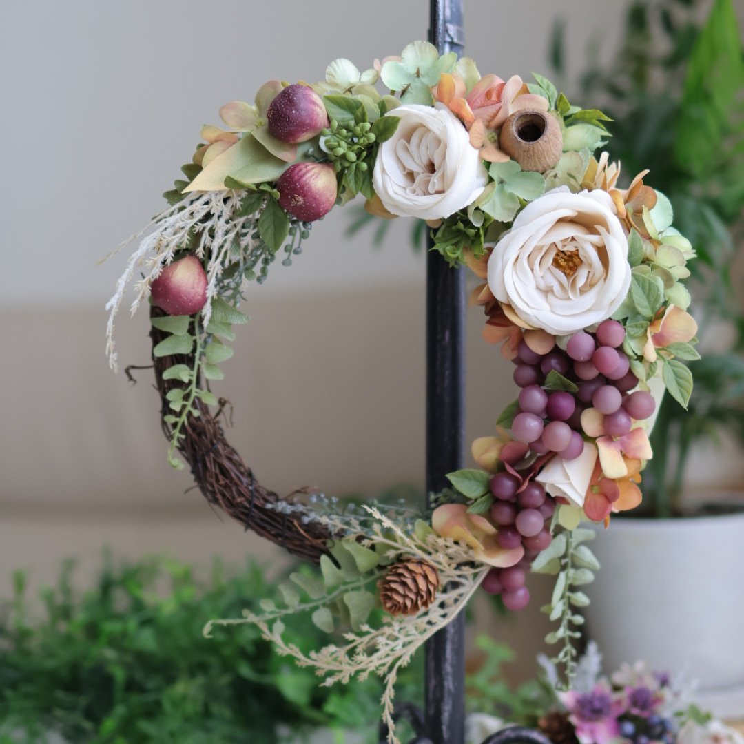 sold ☆森のリスさんリース☆アーティフィシャルフラワー　24cm×25cm sold ☆森のリスさんリース☆アーティフィシャルフラワー 24cm×25cm