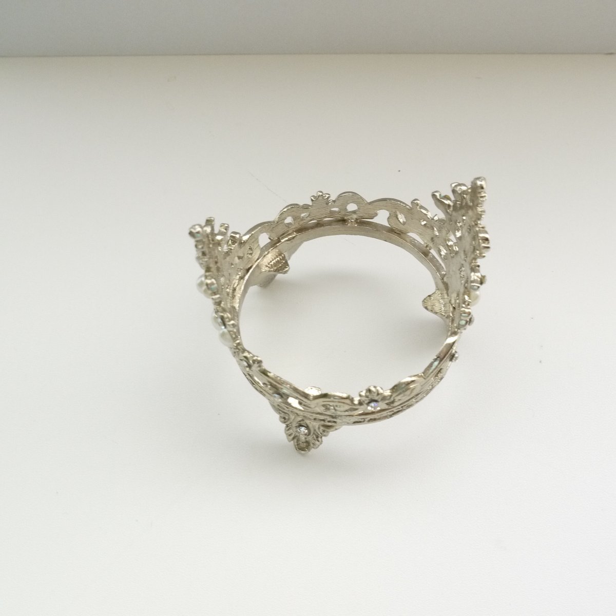 ガラスとPEWTER·ピューターのキャンドルホルダー ピューター製 エンジェル 天使＆壷のキャンドルホルダー : スリー