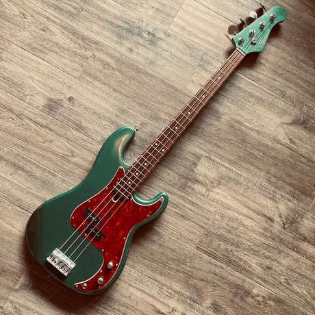 Miyako custom bass guitar