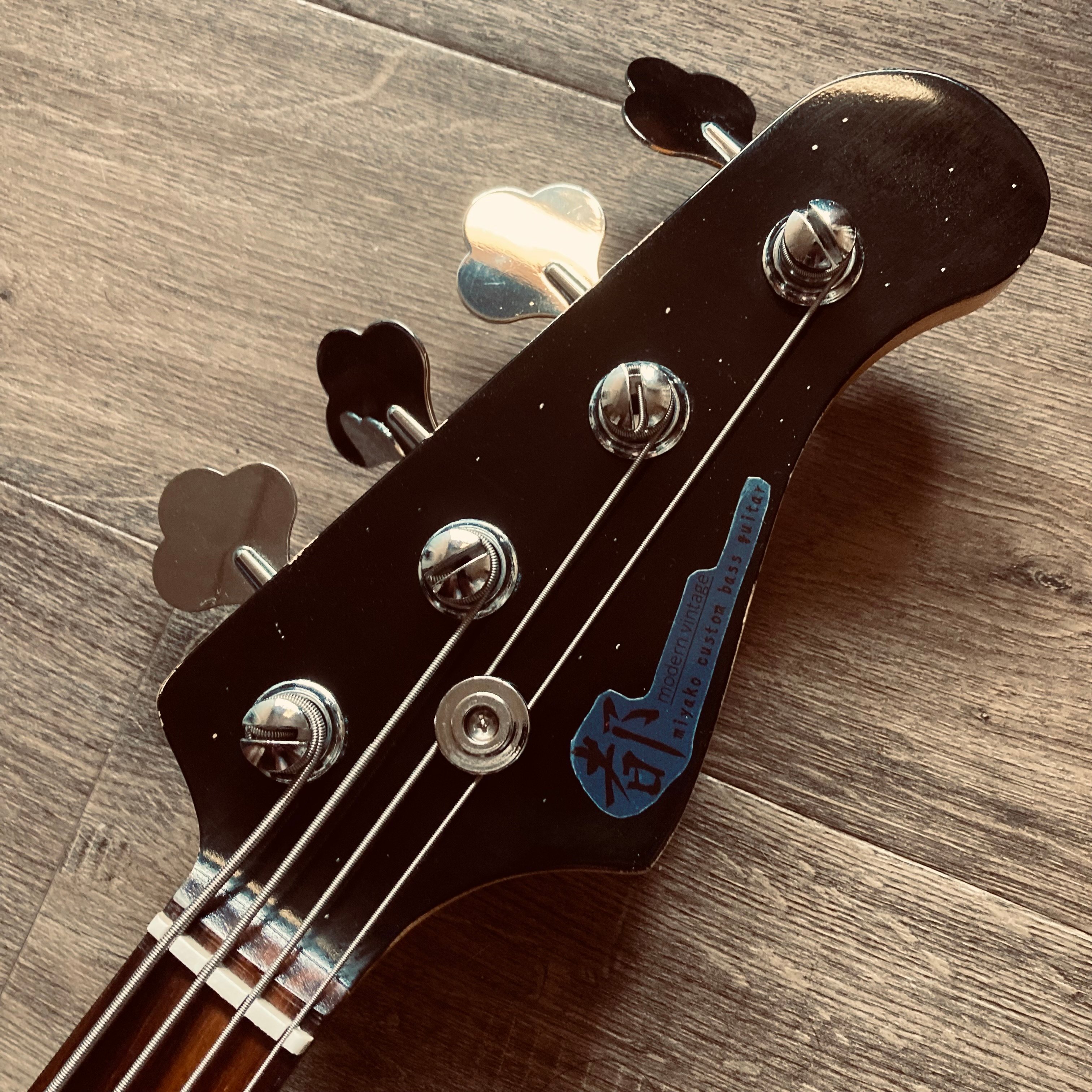 miyako bass modern vintage マルチレイヤー 都 MJB-4R black | Miyako custom bass guitar
