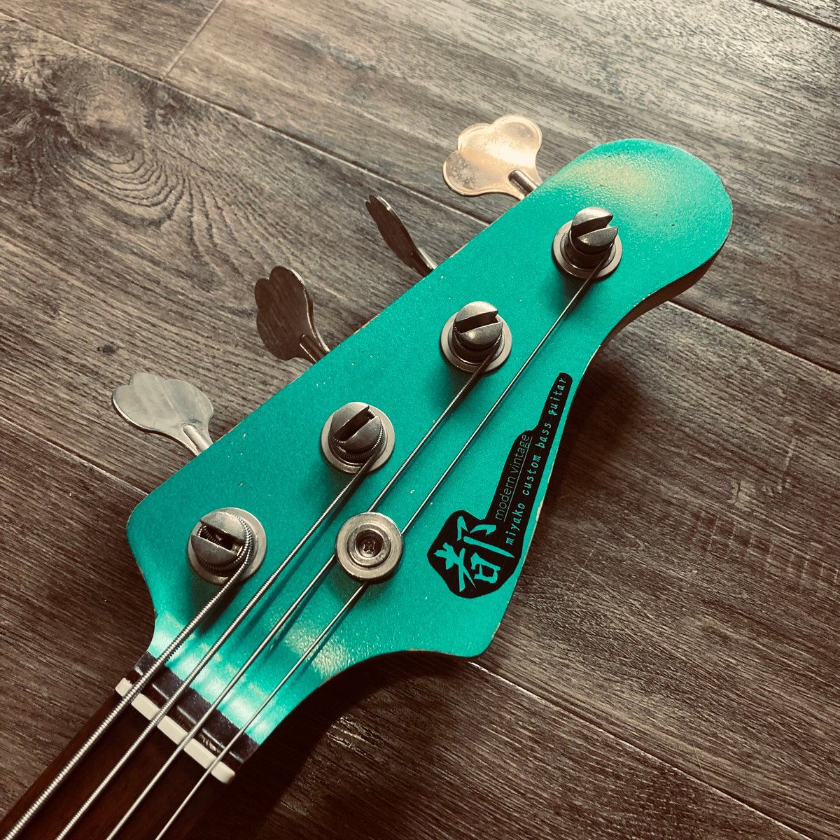 都 MJB-4R green metallic | Miyako custom bass gu