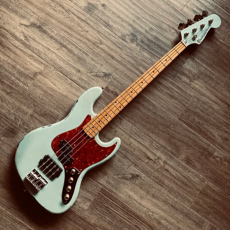 Miyako custom bass guitar