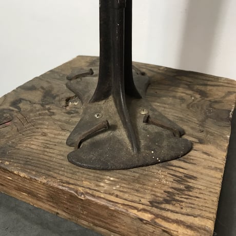 ANTIQUE CAST IRON SHOE COBBLER STAND［12104］