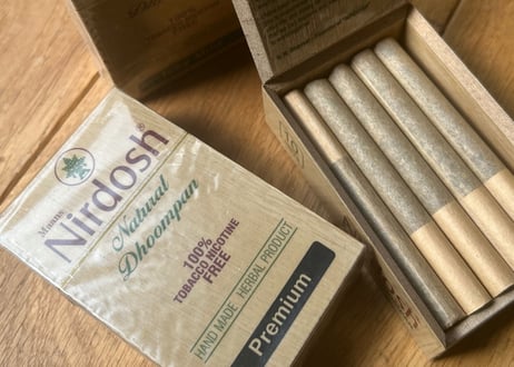 ［新商品］Nirdosh Herbal Smoke 【メンソール/icey mint】(紙巻き)