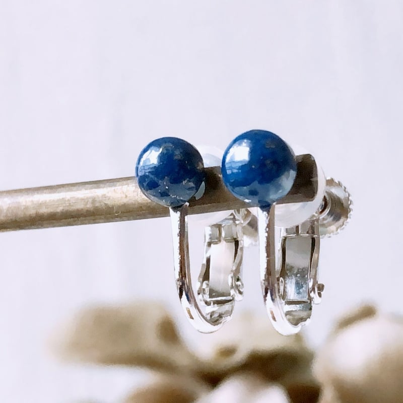 ラピスラズリの天然石イヤリング/チタンピアス 5mm 12月誕生石 金具 