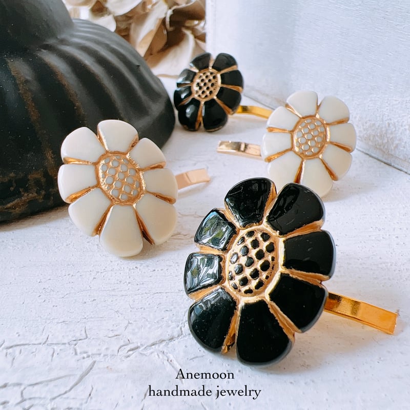 アンティークフラワーのミニポニーフック 花モチーフ径24×19mm 約 