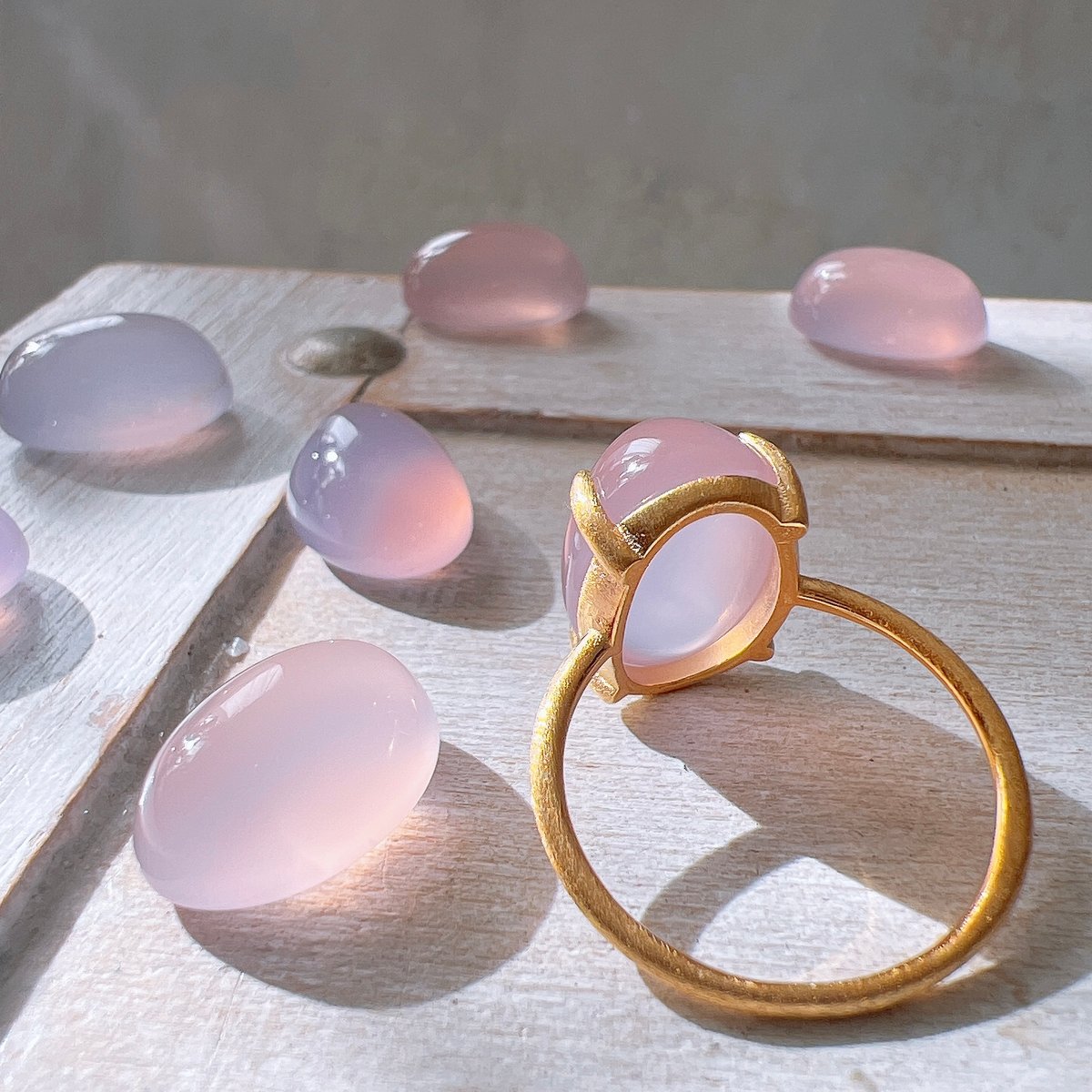 K9 薄紫色　カルセドニー　オーバルストーン　リング 夢色の艶と透明感・:*ピンクパープルカルセドニーのオーバルリング