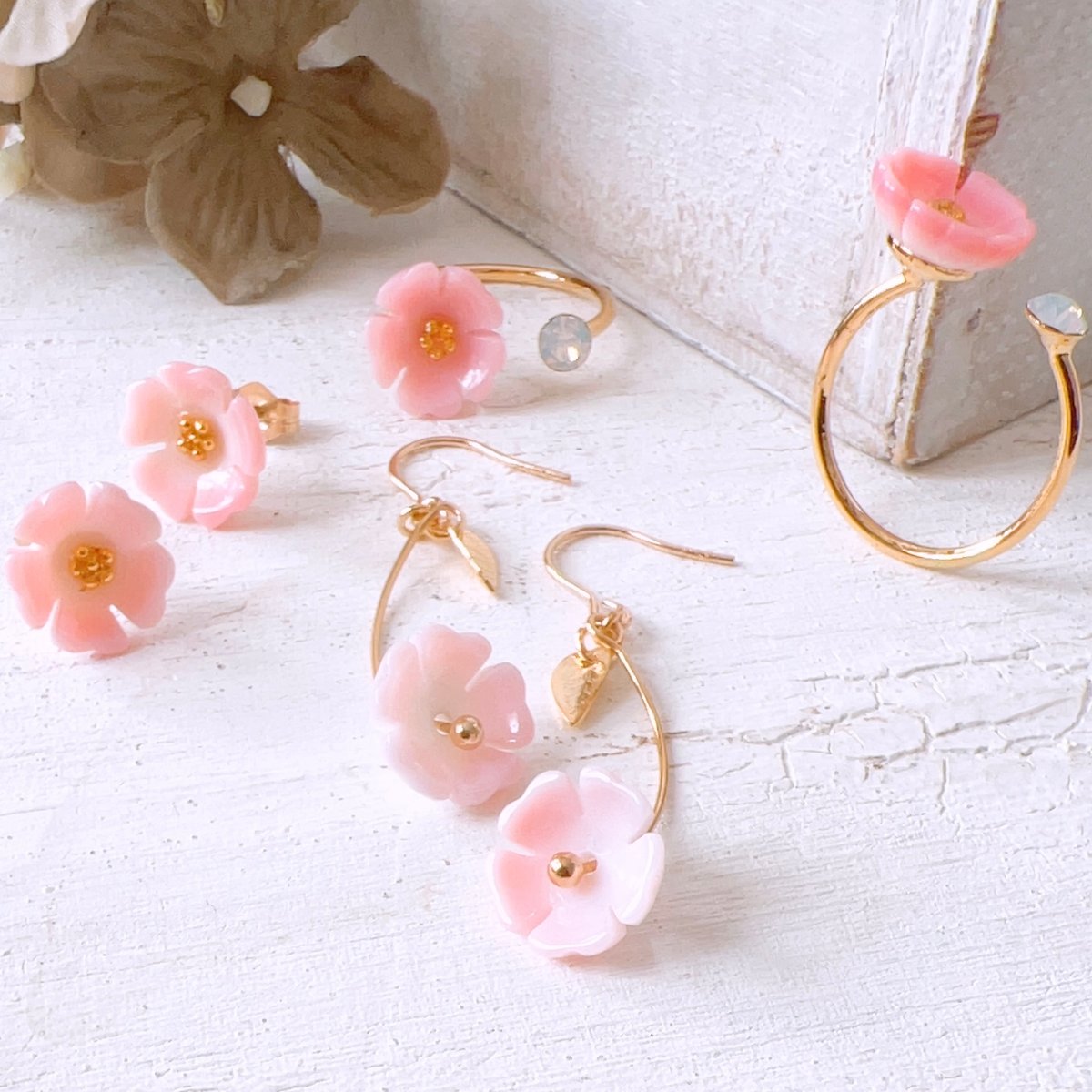 1点のみ♡14kgf♡クィーンコンクシェル薔薇×フローライトリーフジャラピアス♡ 1点のみ♡14kgf♡クィーンコンクシェル薔薇×フローライトリーフジャラ