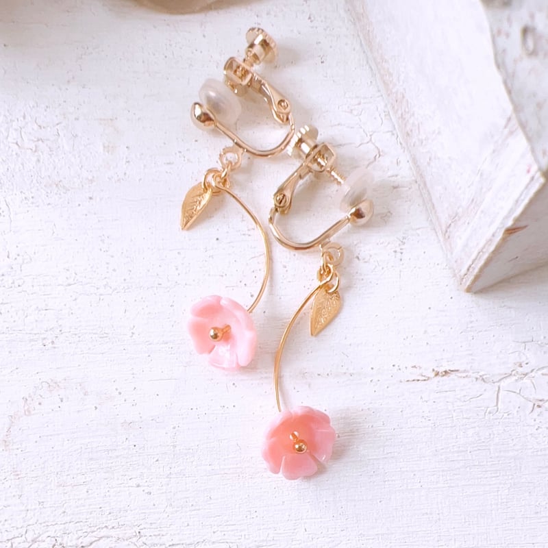 桜イヤリング/ピアス / Sakura earrings/piace🌸 揺れるタイプ 桜イヤリング/ピアス / Sakura earrings/piace🌸 揺れるタイプ