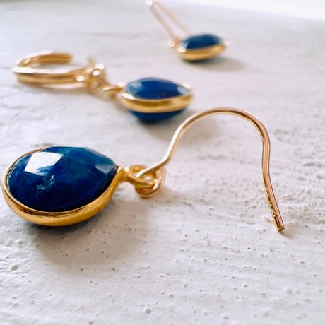 アフガニスタン産ラピスラズリpierce/earring 12月誕生石 約9×9mm lapis lazuli
