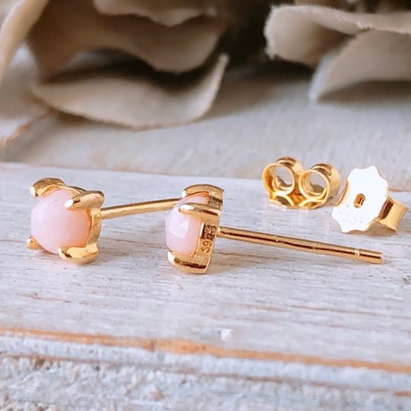 【桜色のきらめき･:*天然石ピンクオパール4mm ローズカットピアス】10月誕生石 両耳用