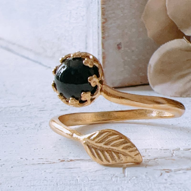 天然石ブラックオニキスゴールドベゼル＆リーフリング 6mmラウンド