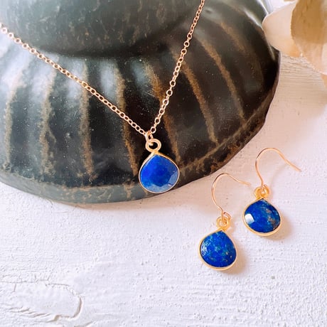 アフガニスタン産ラピスラズリpierce/earring 12月誕生石 約9×9mm lapis lazuli