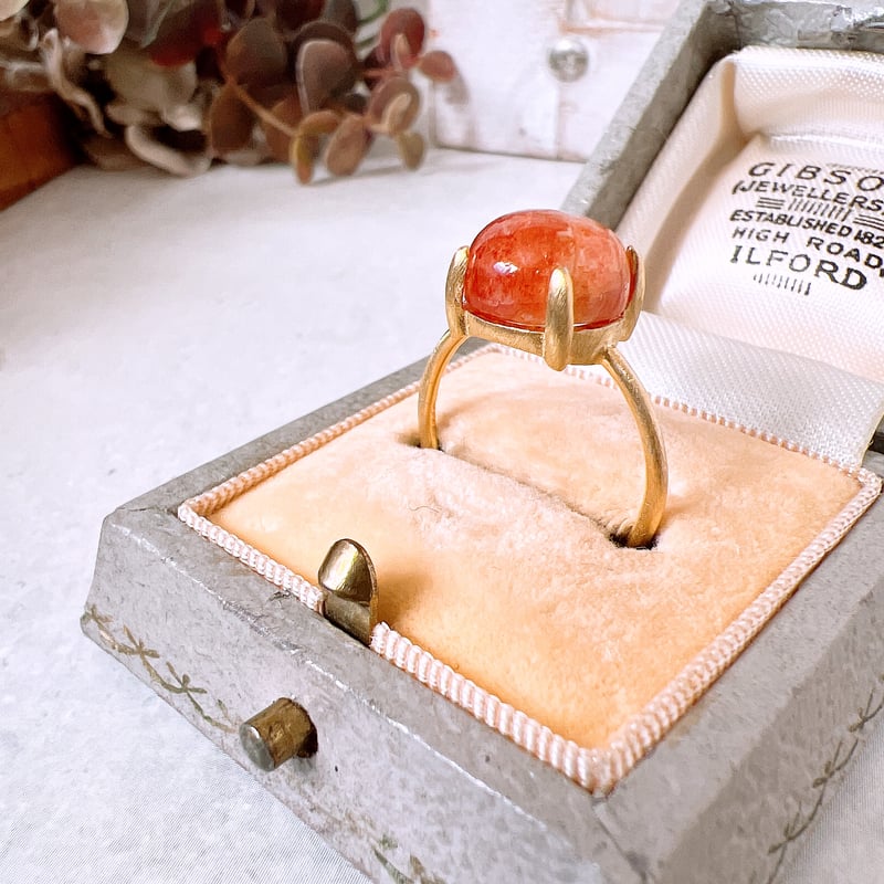 宝石質サンストーンAAA 大粒カボションリング】太陽の輝きを宿す