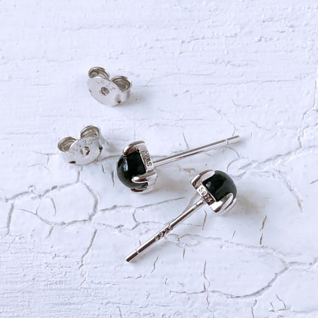 天然石ブラックオニキス 4mm silver925製ピアス  両耳用