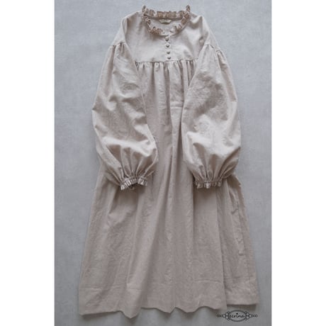 order：フリルカラーヨークワンピース（長袖）（12月末お届け）