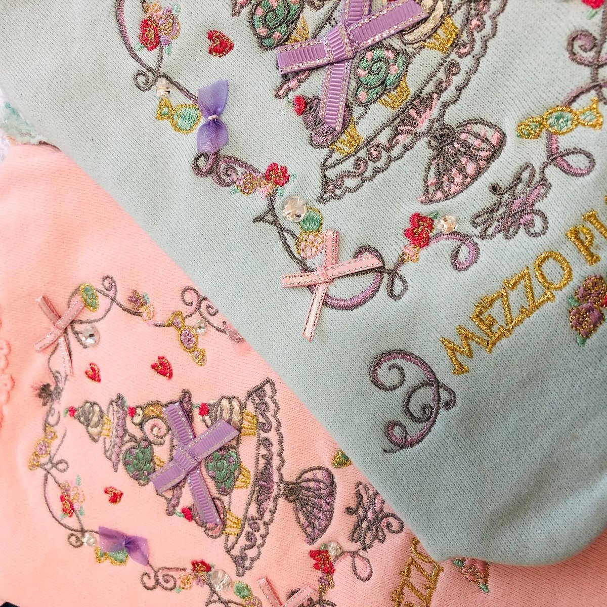 即納】mezzo piano♪ ビッグケーキ刺繍♡ | un seul dog