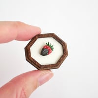 「愛しのかけら」ブローチ（いちごチョコ）