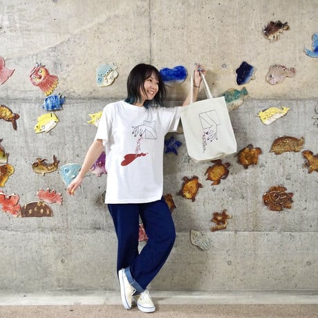つまむTシャツ
