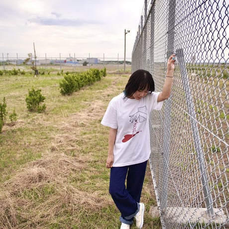 つまむTシャツ