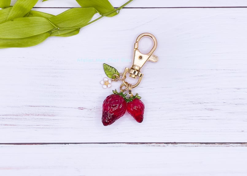 いちごねこちゃんと苺のチャーム いちごねこちゃんと苺のチャーム 楽天市場】いちごチャーム 樹脂製