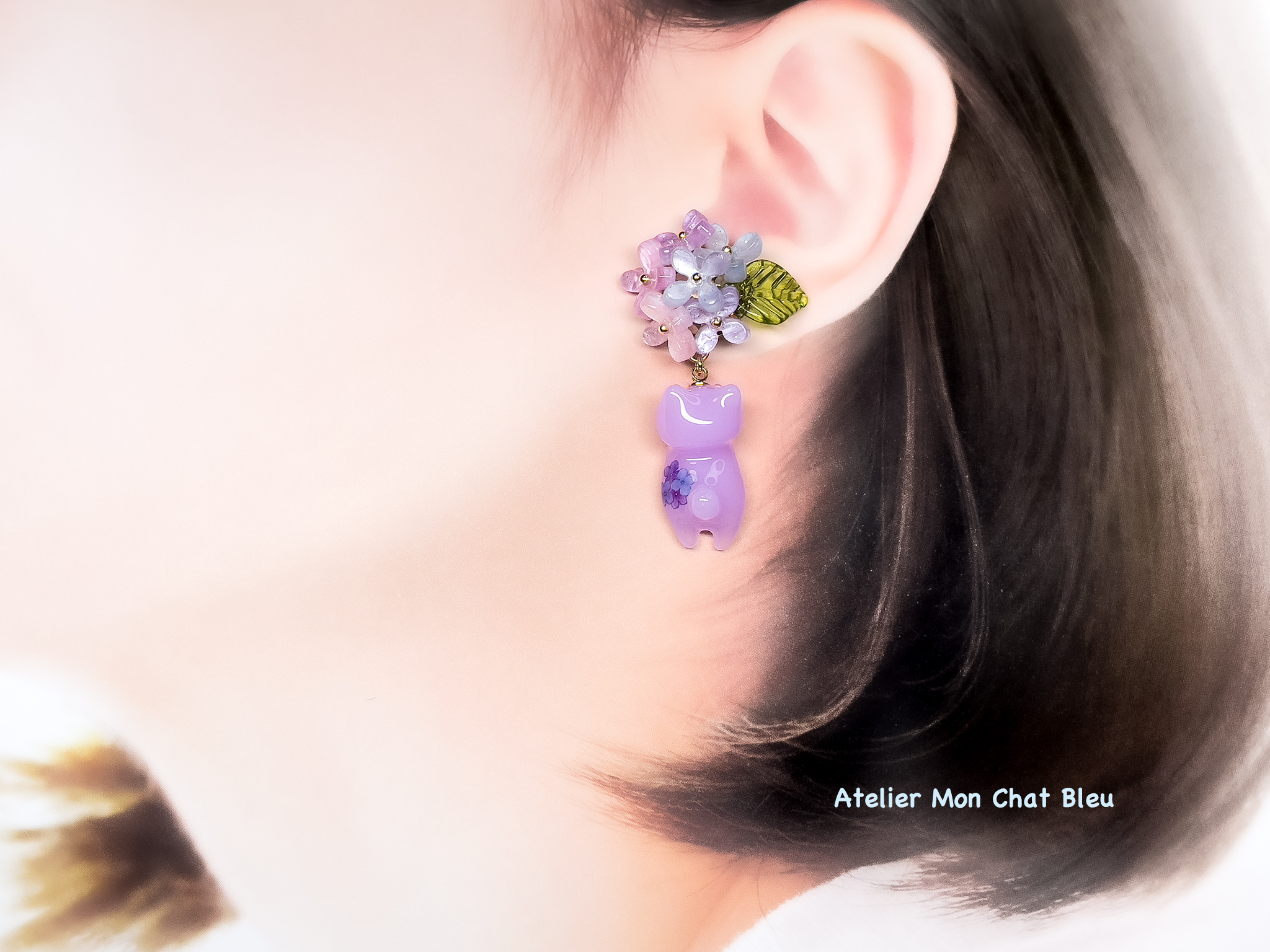 在庫限り】紫陽花追っかけねこのピアス パープル×ピンク×ブルー