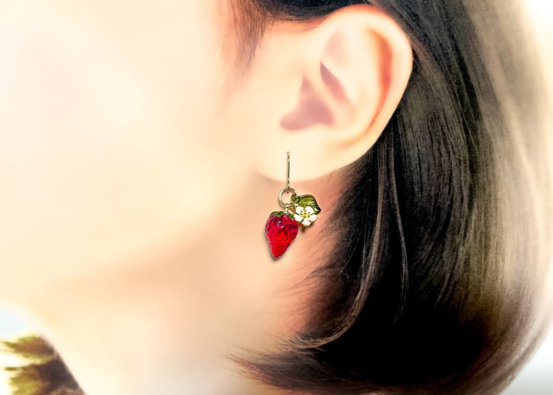いちごと花のピアス〈リニューアル版〉 | Atelier Mon Chat Bleu