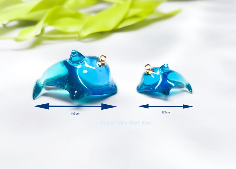 イルカのモビールピアス | Atelier Mon Chat Bleu