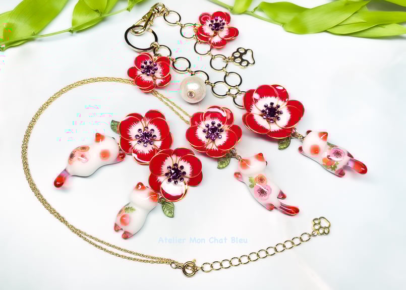 アネモネ追っかけねこのバッグチャーム | Atelier Mon Chat Bleu