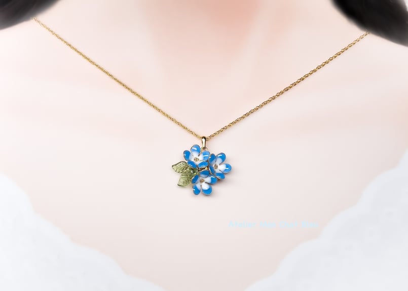 まどりー 現品限り ネモフィラと蝶のネックレス☆ ネモフィラのネックレス | Atelier Mon Chat Bleu