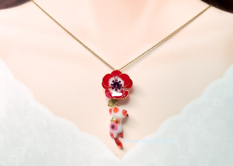 アネモネ追っかけねこのネックレス | Atelier Mon Chat Bleu