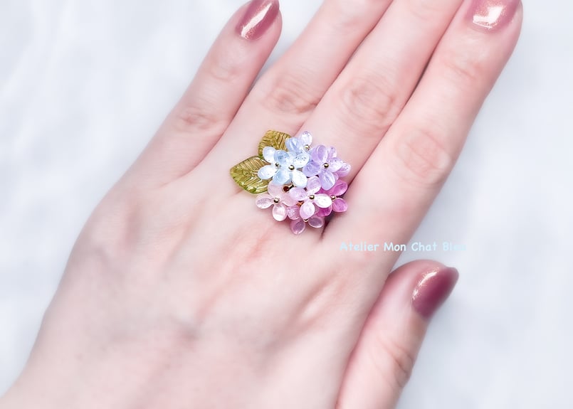 りんりん様パネル　紫陽花とパグ ハンカチ受付 5/16 紫陽花のリング ピンク×ブルー | Atelier Mon Chat Bleu