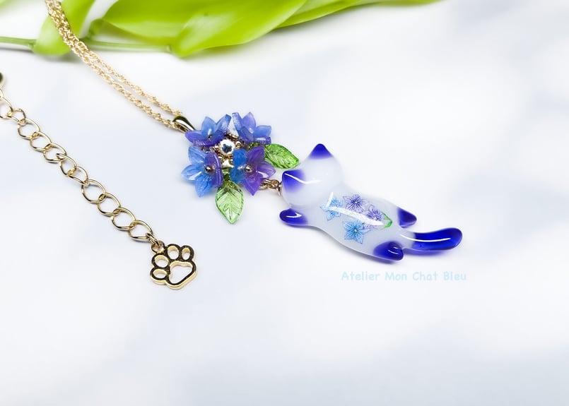 桔梗追っかけねこのネックレス | Atelier Mon Chat Bleu