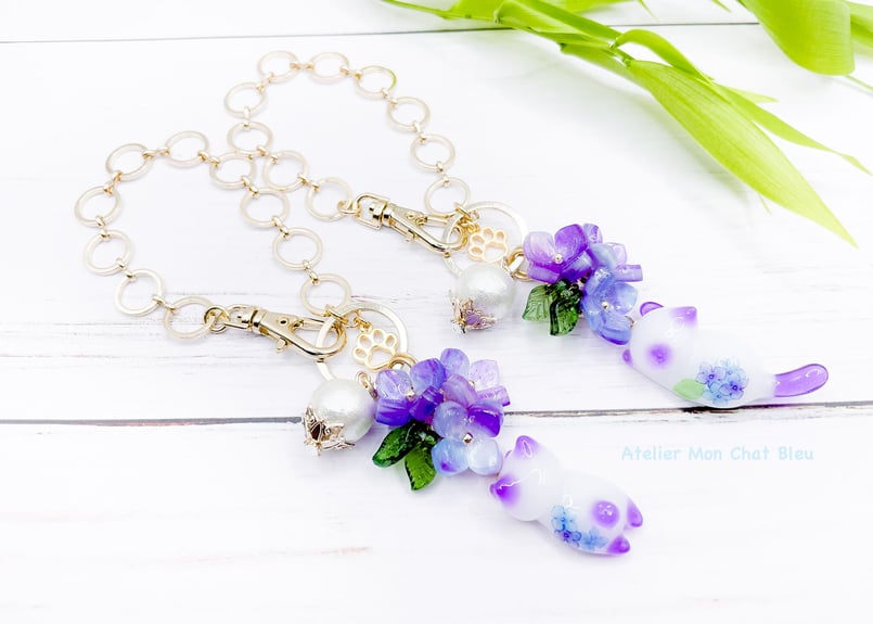 ฅ❤️ 猫　ねこ　レジン　天然石　水晶　チャーム　花　バックチャーム　ハンドメイド ฅ❤️ 猫ねこレジン天然石水晶チャーム花バックチャームハンドメイド