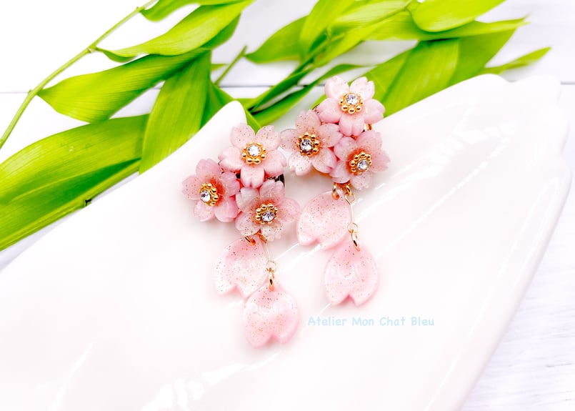 花びらゆれる桜のピアス | Atelier Mon Chat Bleu