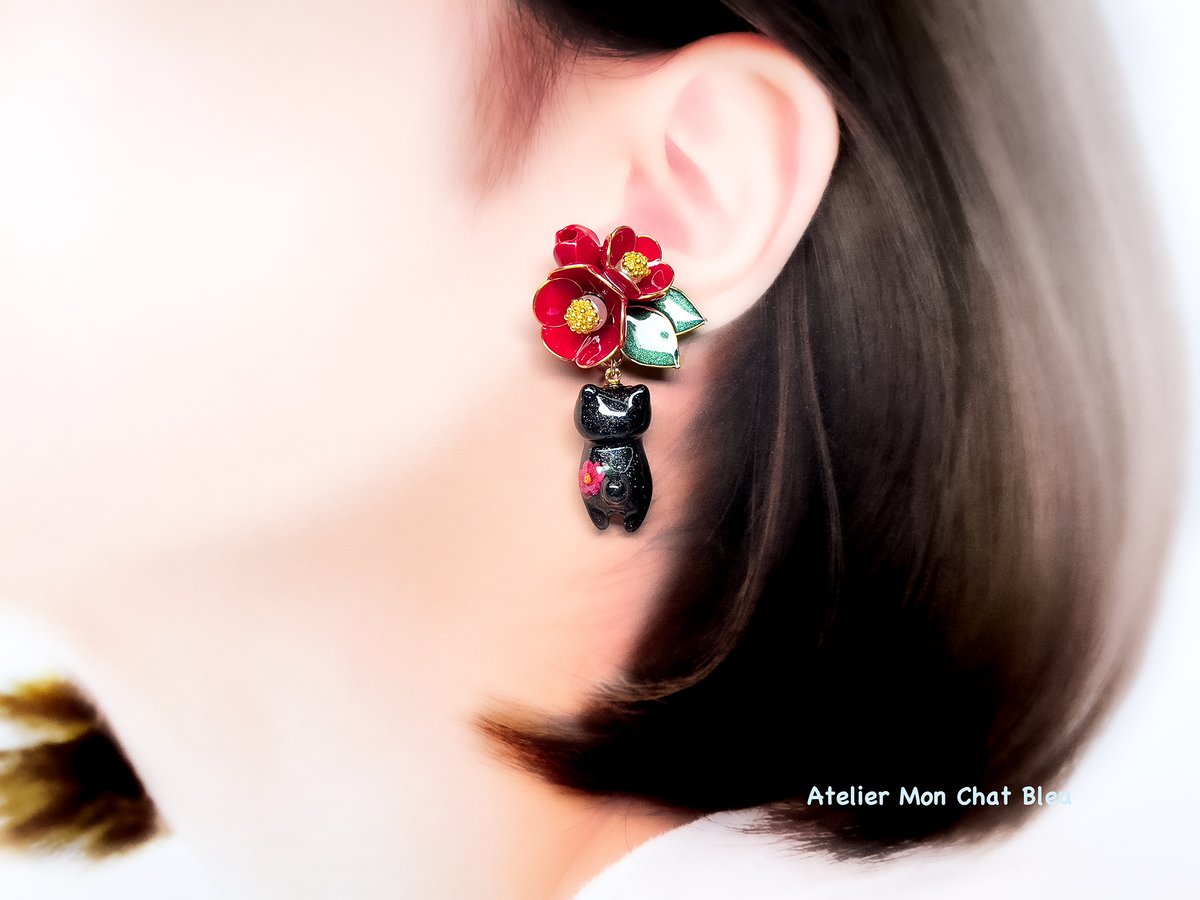 椿追っかけねこのピアス〈リニューアル版〉 | Atelier Mon Chat Bleu