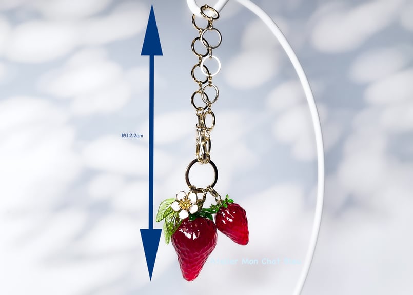 いちごと花のバッグチャーム | Atelier Mon Chat Bleu