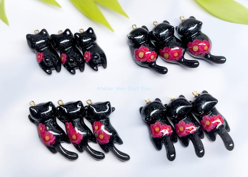 椿追っかけねこのピアス〈リニューアル版〉 | Atelier Mon Chat Bleu