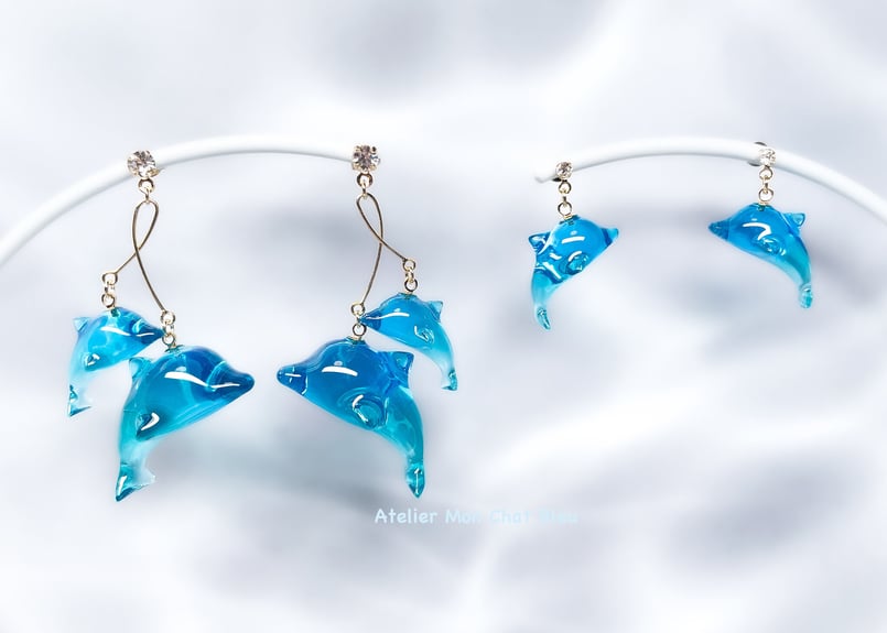 イルカのモビールピアス | Atelier Mon Chat Bleu