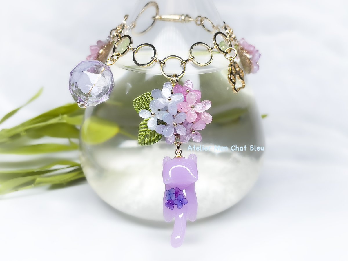 紫陽花追っかけねこのバッグチャーム パープル×ピンク×ブルー