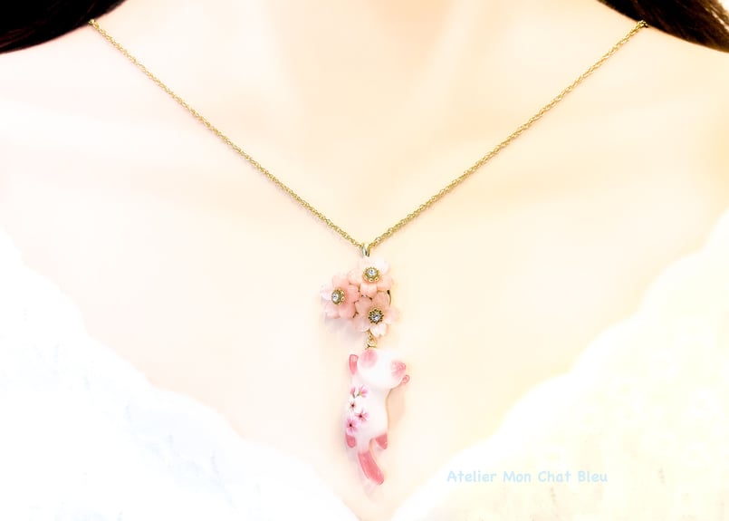 桜追っかけねこのネックレス〈リニューアル版〉 | Atelier Mon Chat Bleu