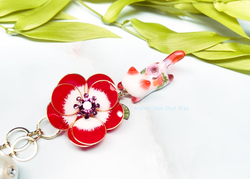 アネモネ追っかけねこのバッグチャーム | Atelier Mon Chat Bleu