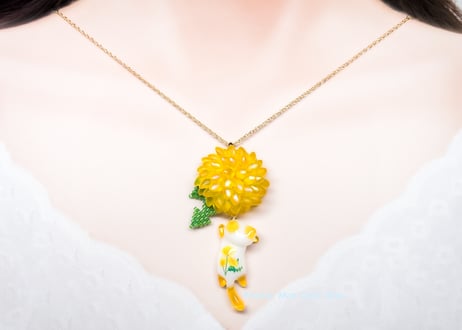 たんぽぽ追っかけねこのネックレス