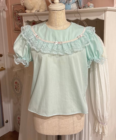 70s vintage mint green lace blouse
