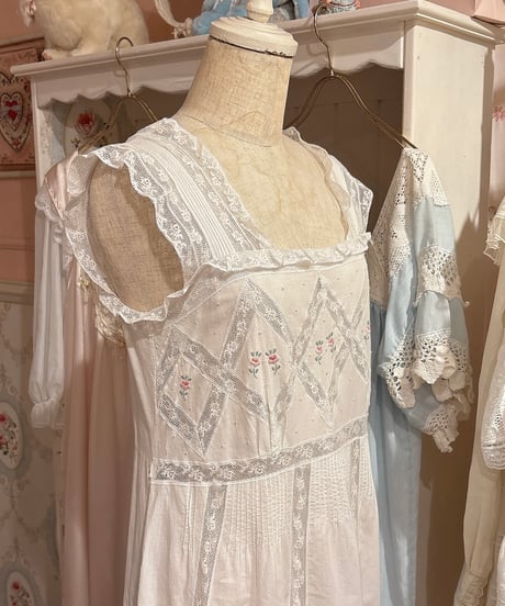 70s vintage flower embroidered lace no sleeve dress
