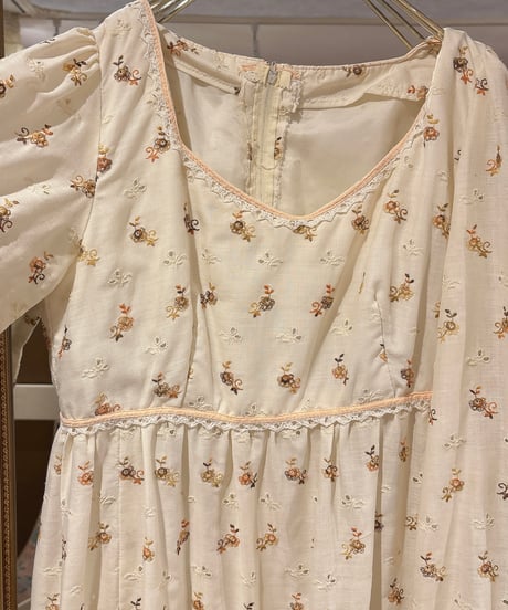 70s vintage flower embroidered tiered dress