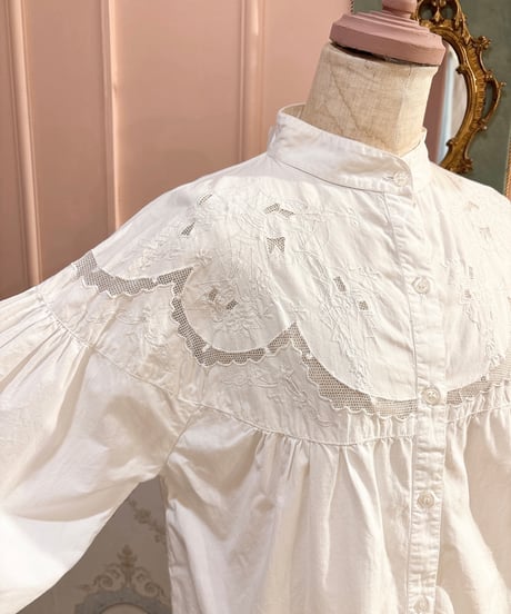 80s vintage flower embroidered gather cotton blouse